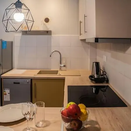 Stylish With Gorgeous Private Yard! Apartment