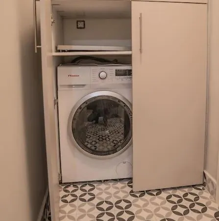 Apartment Stylish With Gorgeous Private Yard!
