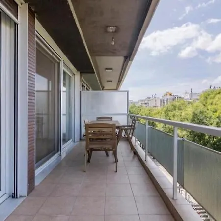 Spacious 3bdr W/balcony-5 Mins To Acropolis * Athens