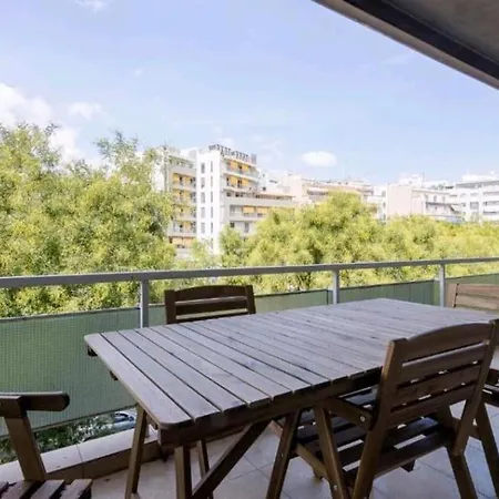 Apartment Spacious 3bdr W/balcony-5 Mins To Acropolis *