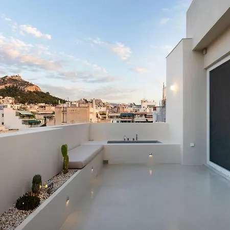 Penthouse With Private Rooftop And Hot Tub Athens