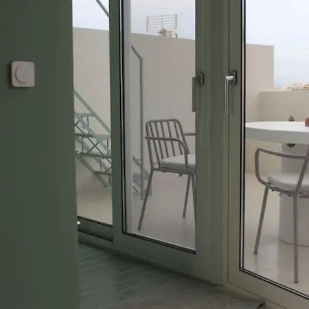 Apartment Penthouse With Private Rooftop And Hot Tub Athens
