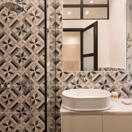 Acropolis Maisonette 3br 6ppl 15min Metro&museum *