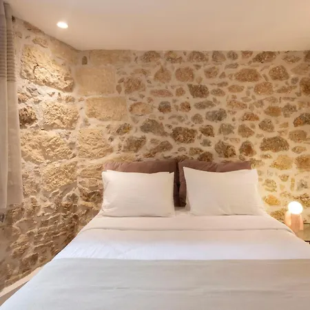 Acropolis Maisonette 3br 6ppl 15min Metro&museum Apartment