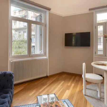 Acropolis Maisonette 3br 6ppl 15min Metro&museum Apartament