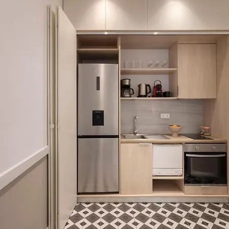 Acropolis Maisonette 3br 6ppl 15min Metro&museum Ateny