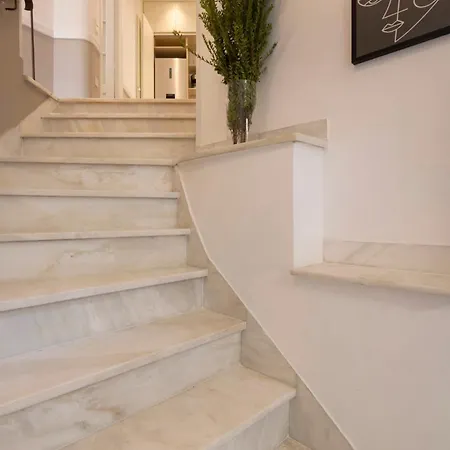 Acropolis Maisonette 3br 6ppl 15min Metro&museum Apartament *