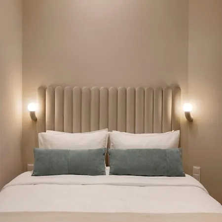 Acropolis Maisonette 3br 6ppl 15min Metro&museum * Athens