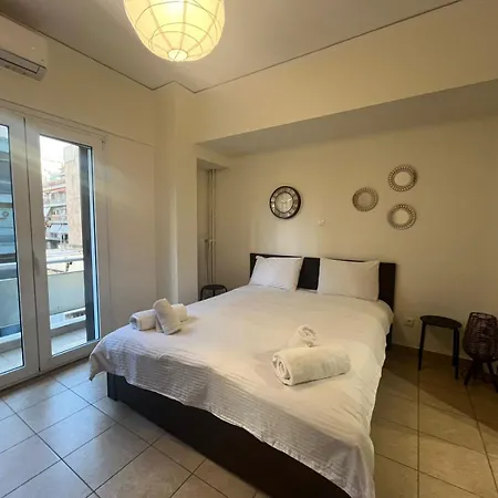 Spacious 3bdr W/balcony-5 Mins To Acropolis
