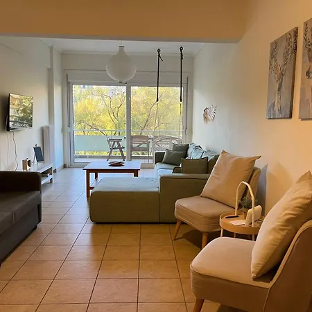 Spacious 3bdr W/balcony-5 Mins To Acropolis * Atina