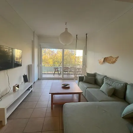 Spacious 3bdr W/balcony-5 Mins To Acropolis Apartment *