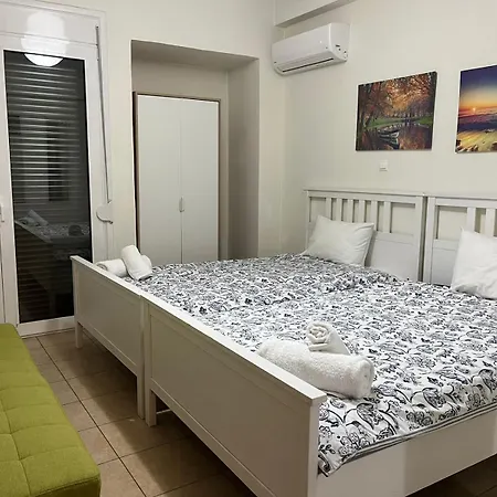 Apartment Spacious 3bdr W/balcony-5 Mins To Acropolis