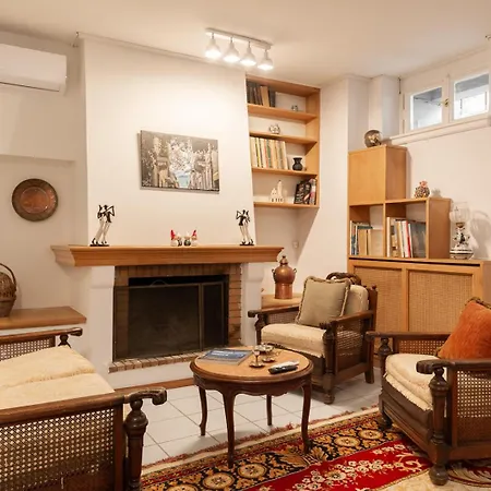 Athenian Getaway In Plaka With Acropolis View By Athenian Homes Appartement Athènes