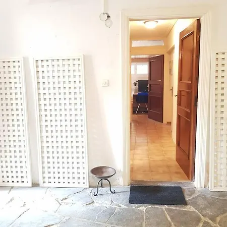 Beautiful At Glyfada Apartment