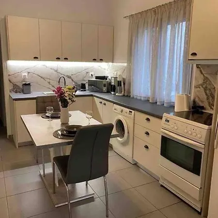 D & A House 150m From Chalandri Metro Station