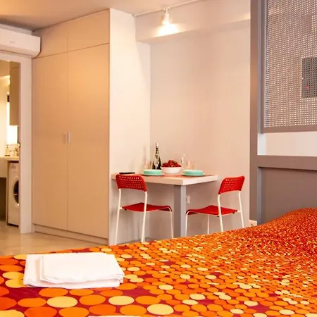 Red Cosy In Center *