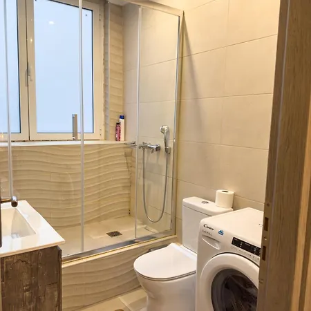 Glamorous & Spacious Renovated Apartment, Syntagma, Dt Apartment Athens