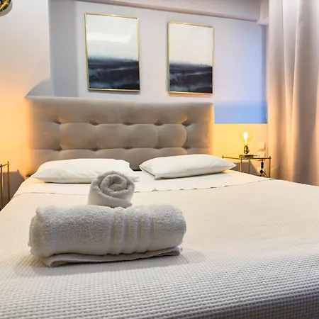 Glamorous & Spacious Renovated Apartment, Syntagma, Dt *