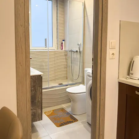 Apartment Glamorous & Spacious Renovated Apartment, Syntagma, Dt