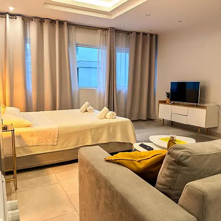 Apartment Glamorous & Spacious Renovated Apartment, Syntagma, Dt *