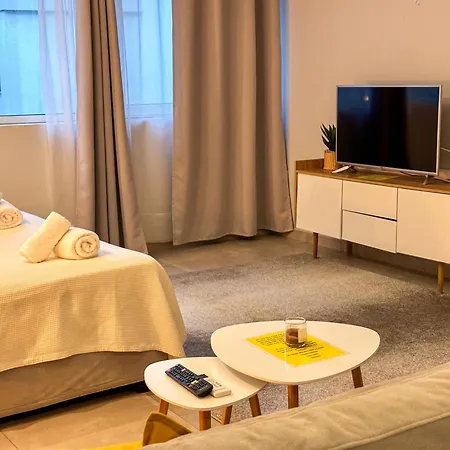 Apartment Glamorous & Spacious Renovated Apartment, Syntagma, Dt Athens