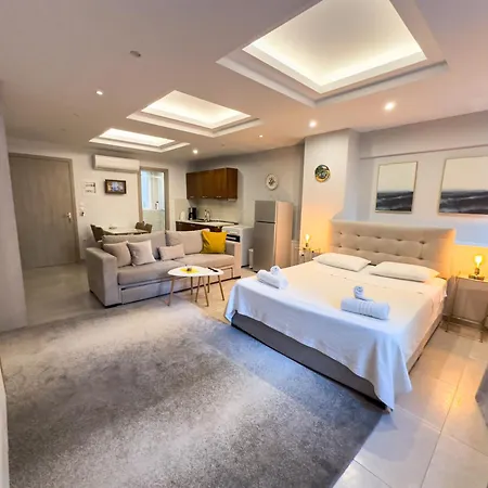 Glamorous & Spacious Renovated Apartment, Syntagma, Dt Apartment Athens