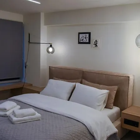 Urban Escape: A Trendsetting Getaway In Apartment Athens
