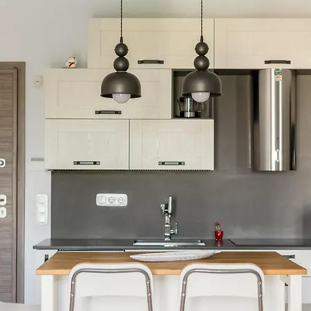 Stratum By Lobbysquare Apartment Athens