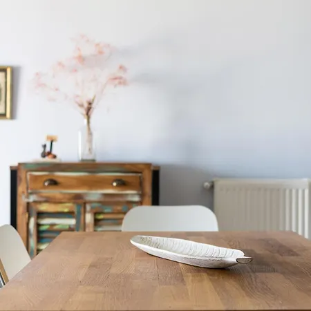Stratum By Lobbysquare Apartment