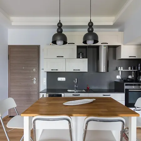 Apartment Stratum By Lobbysquare *