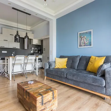 Apartment Stratum By Lobbysquare