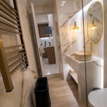 F Films Luxury Apartment *