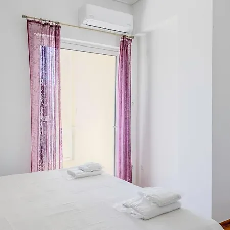 Charming 2 Bdrm Glyfada Getaway Apartment