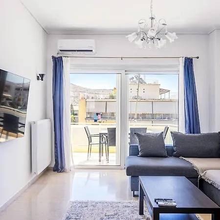 Apartment Charming 2 Bdrm Glyfada Getaway