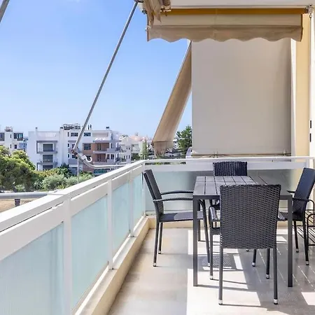 Apartment Charming 2 Bdrm Glyfada Getaway *