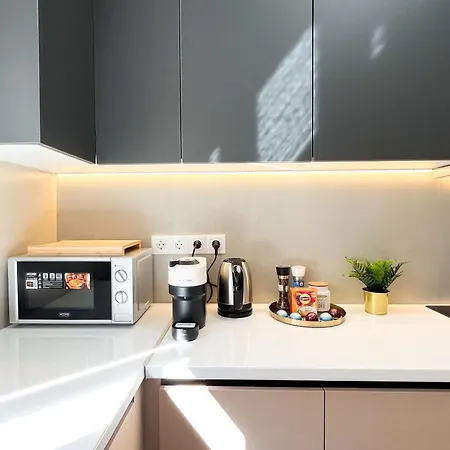 Appartement 3 Bedroom Near Flisvos