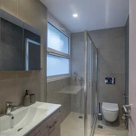 Glyfada Glamorous Apartment *