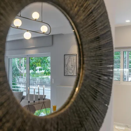 Glyfada Glamorous Apartment
