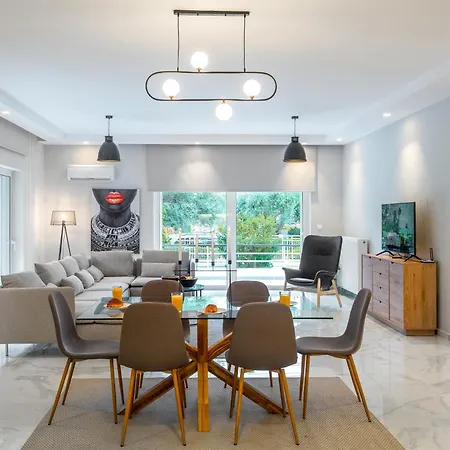 Glyfada Glamorous Apartment *
