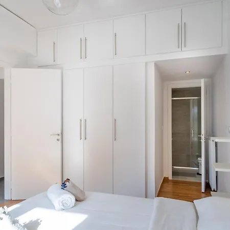 Close Acropolis View 3 Bd Apartment *