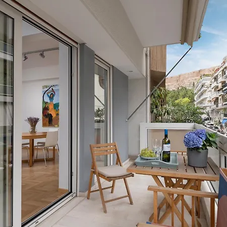 Modern In Acropolis Area Apartment Athens