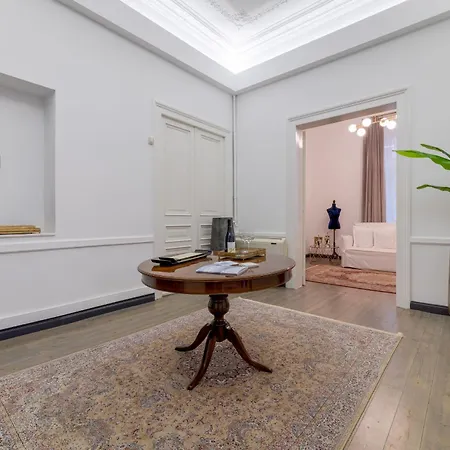 2 Mazi Apartment *