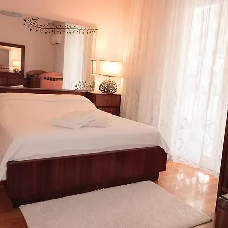 Charm & Comfort Near Petralona Station