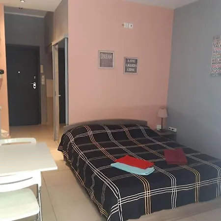 Apartment Ideally Located In
