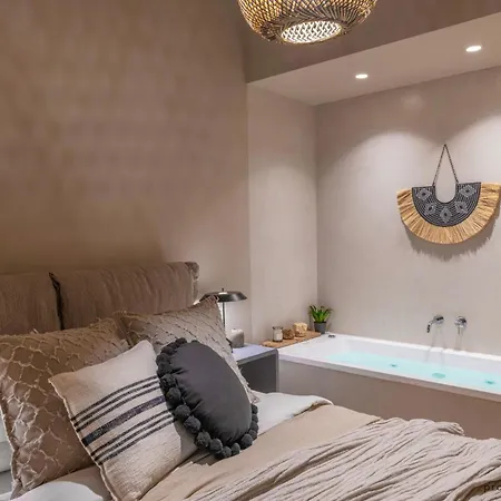 Διαμέρισμα Boho-romance Oasis / Love & Luxury Hot Tub *