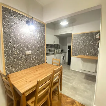 Themis 10 Apartment *