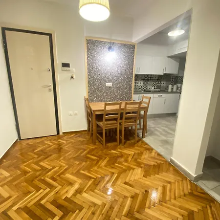 Themis 10 Apartment *