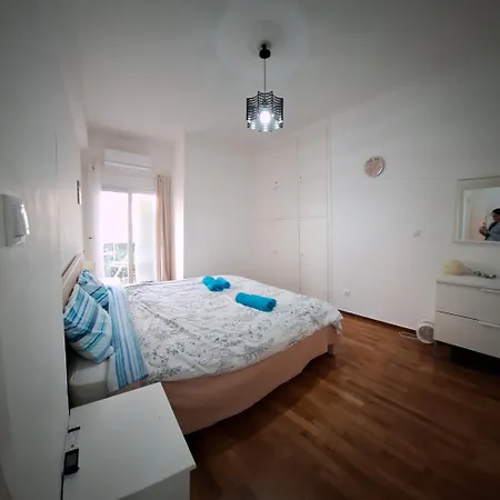 Apartment Comfortable 3rd Floor Near Metro