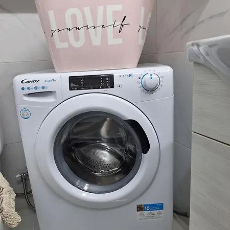 Comfortable 3rd Floor Near Metro * Athens