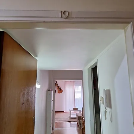 Comfortable 3rd Floor Near Metro Apartment Athens